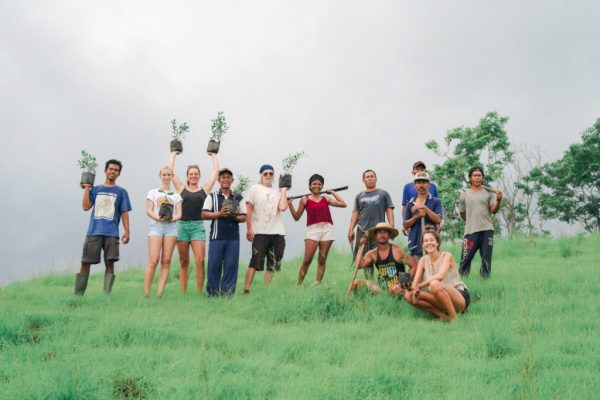 the team - group photo tree planting